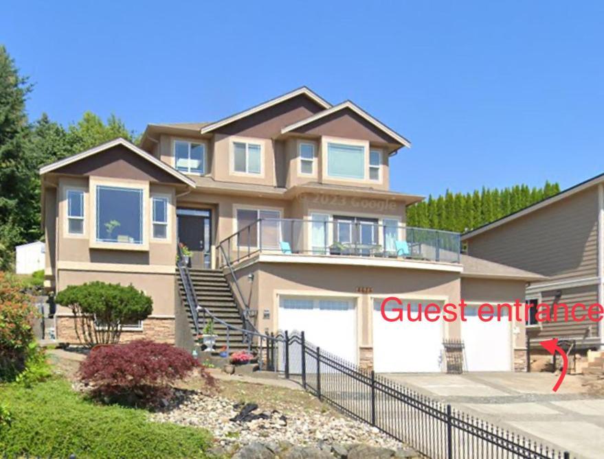 Private 2 Bedrooms Suite Near Hwy 1, Cultus Lake, Heritage Park, Fishing, Coliseum Chilliwack Esterno foto