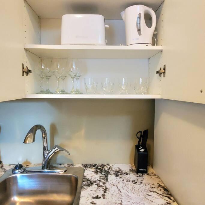 Private 2 Bedrooms Suite Near Hwy 1, Cultus Lake, Heritage Park, Fishing, Coliseum Chilliwack Esterno foto