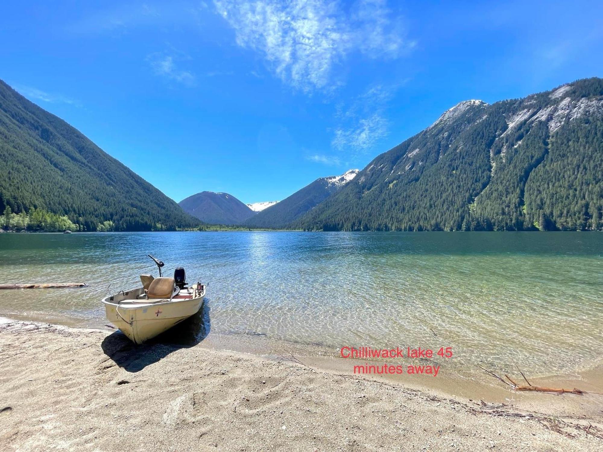 Private 2 Bedrooms Suite Near Hwy 1, Cultus Lake, Heritage Park, Fishing, Coliseum Chilliwack Esterno foto